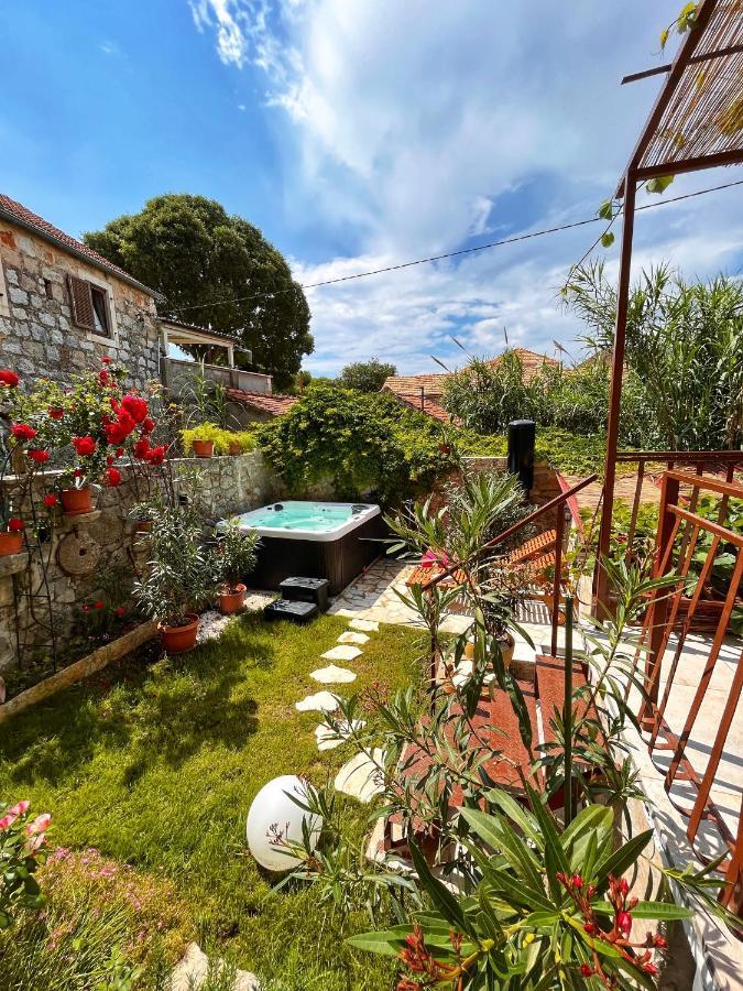 Holiday Home Skala With Hot Tub & Kala With Terrace Pitve Luaran gambar